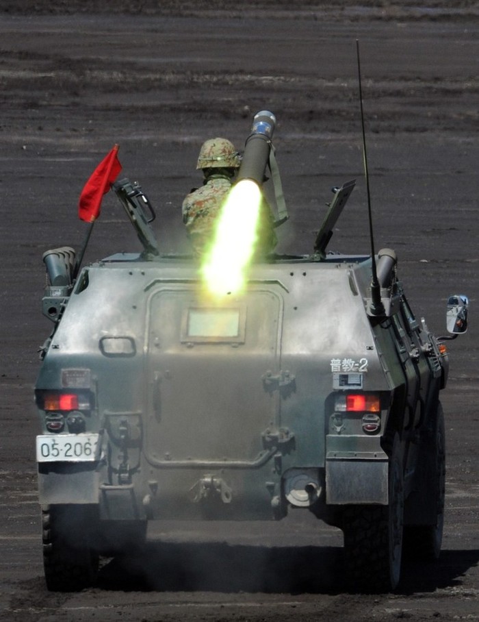 Tên lửa chống tăng trên xe thiết giáp hạng nhẹ